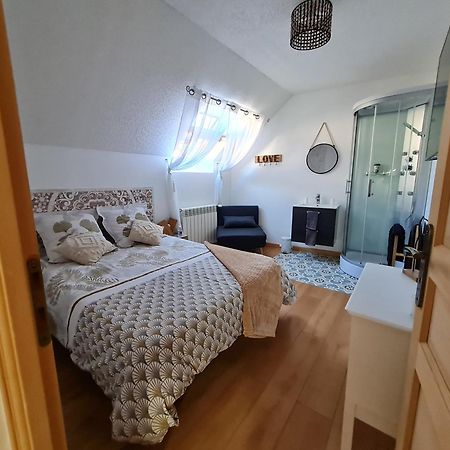 Chez Malia Panzió Saint-Nicolas-des-Motets Kültér fotó